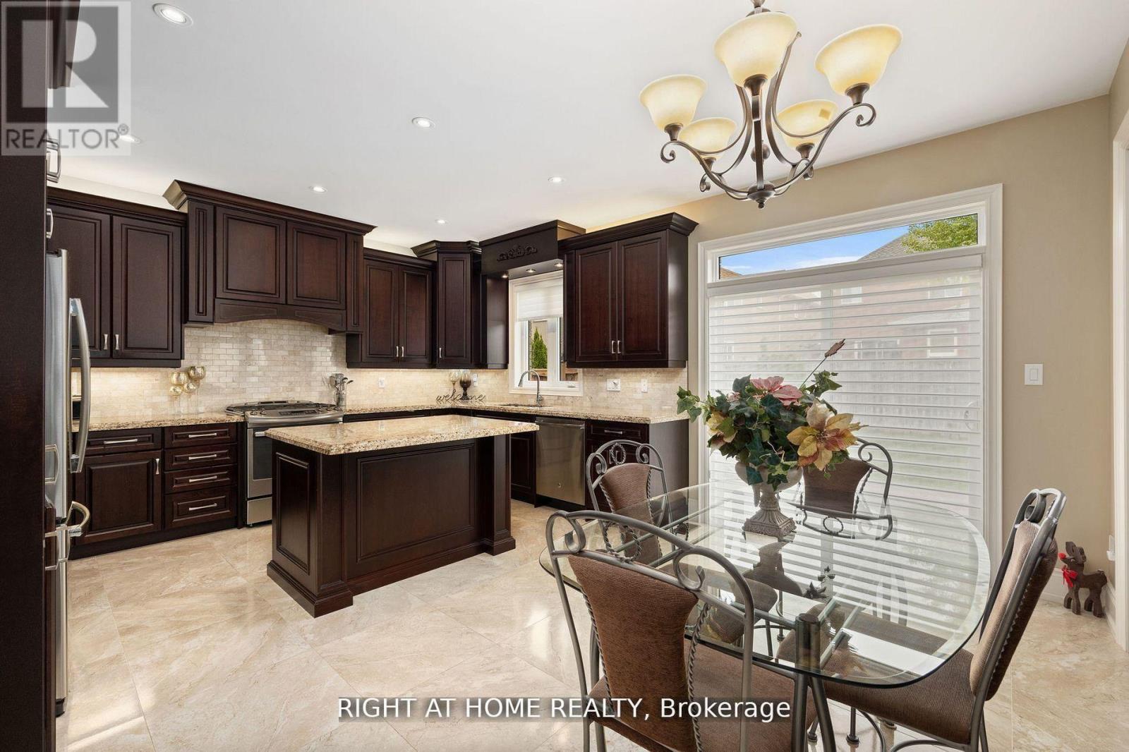 25 Charterhouse Drive N, Whitby, Ontario  L1R 3R8 - Photo 9 - E12973146