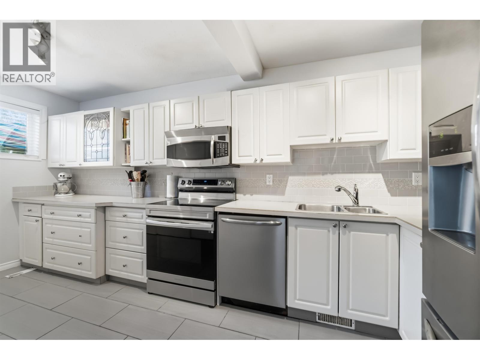 2713 Ellerslie Avenue, Burnaby, British Columbia  V5B 4R9 - Photo 10 - R3109921