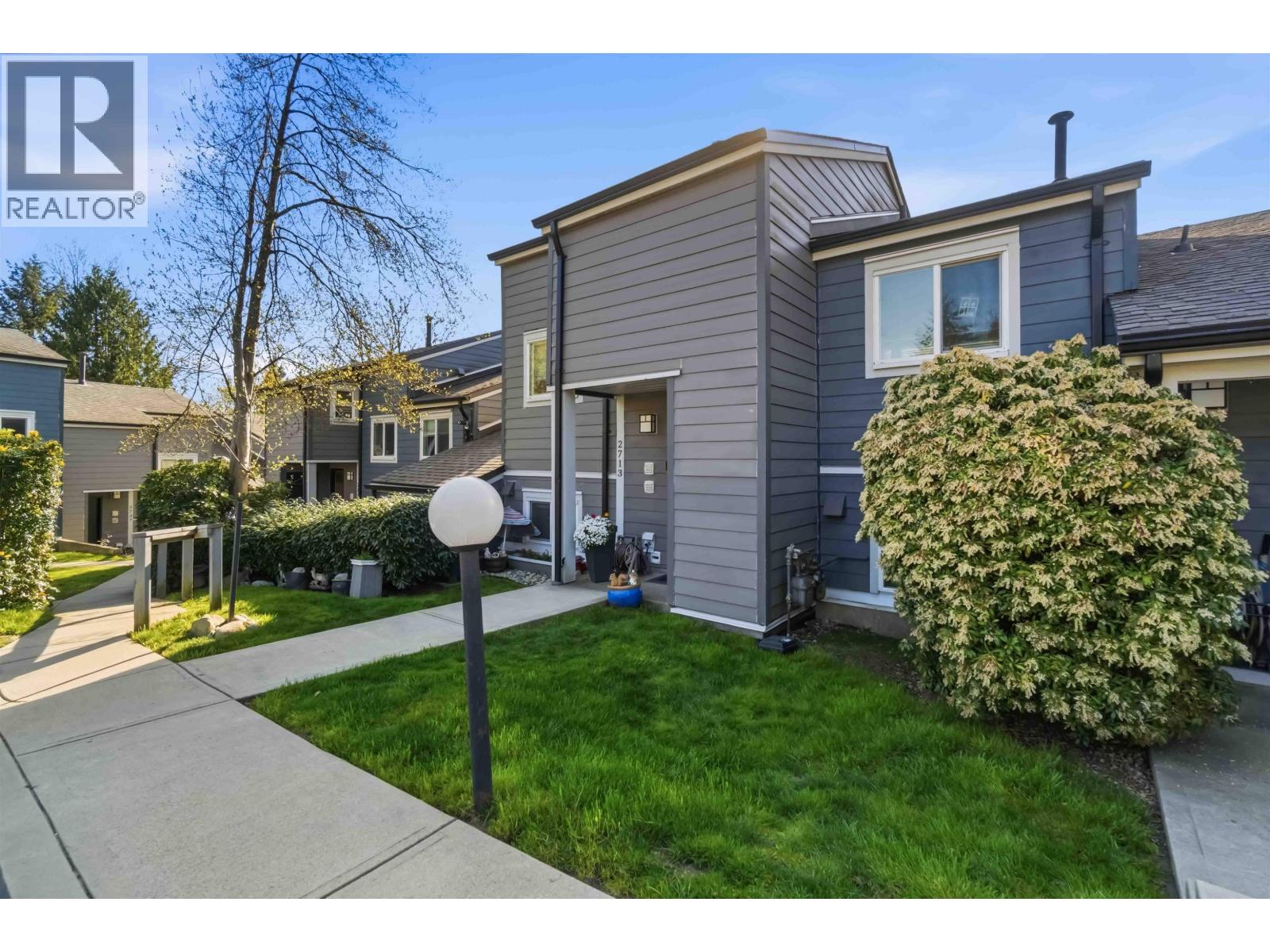 2713 Ellerslie Avenue, Burnaby, British Columbia  V5B 4R9 - Photo 2 - R3109921