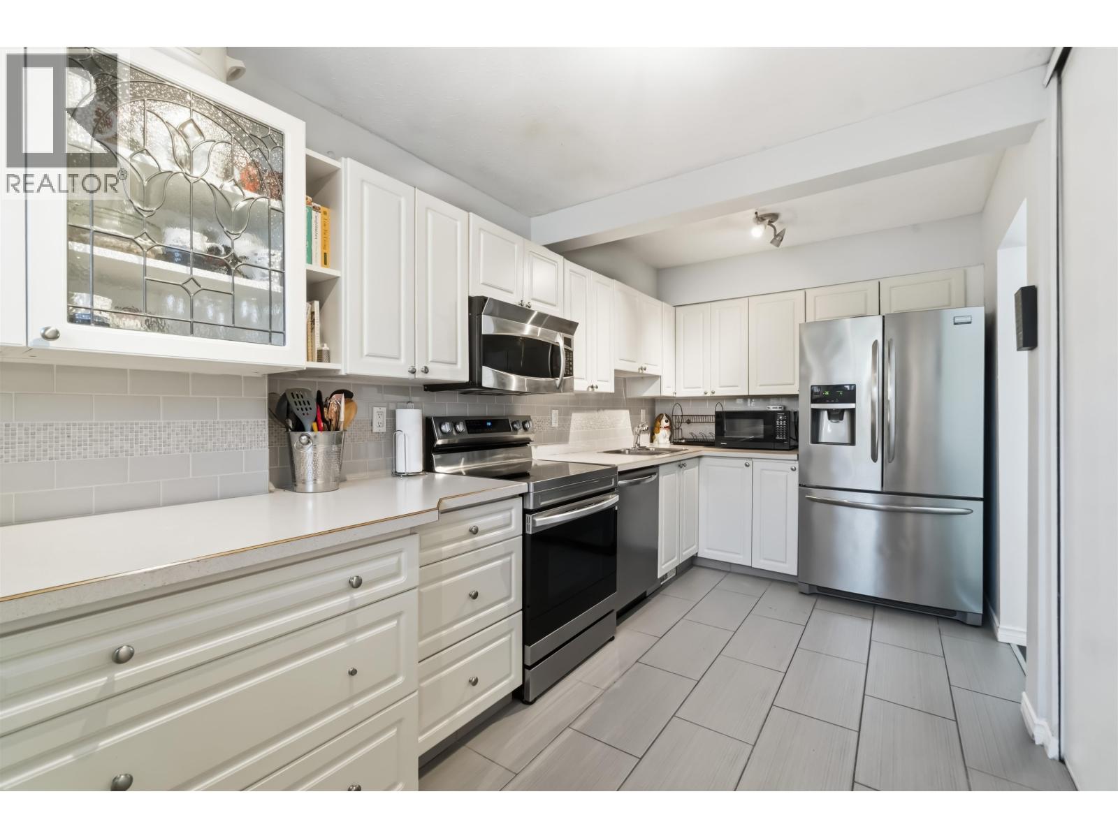 2713 Ellerslie Avenue, Burnaby, British Columbia  V5B 4R9 - Photo 8 - R3109921