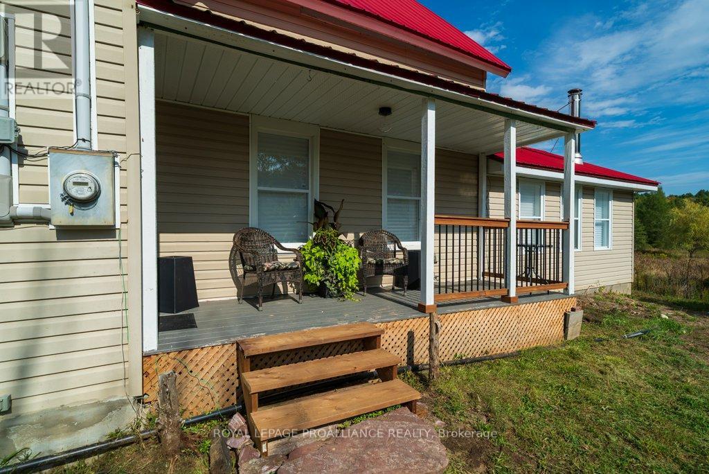 5948 Ardoch Road, North Frontenac, Ontario  K0H 1C0 - Photo 6 - X12985244