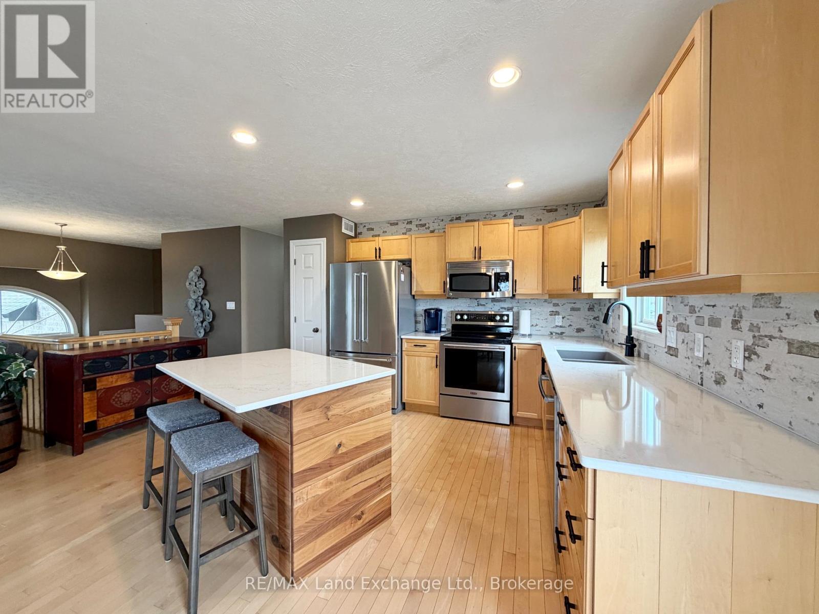 161 Stickel Street, Saugeen Shores, Ontario  N0H 2C1 - Photo 6 - X12985334