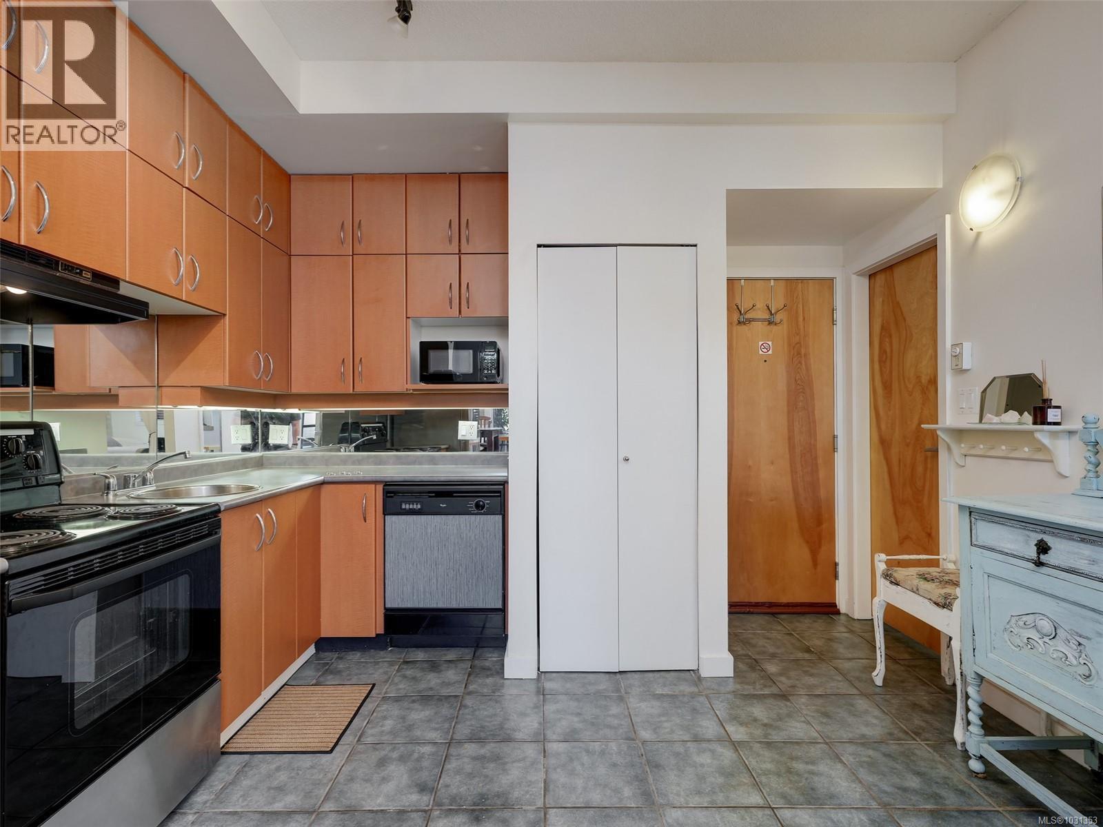 117 409 Swift St, Victoria, British Columbia  V8W 1S2 - Photo 11 - 1031353