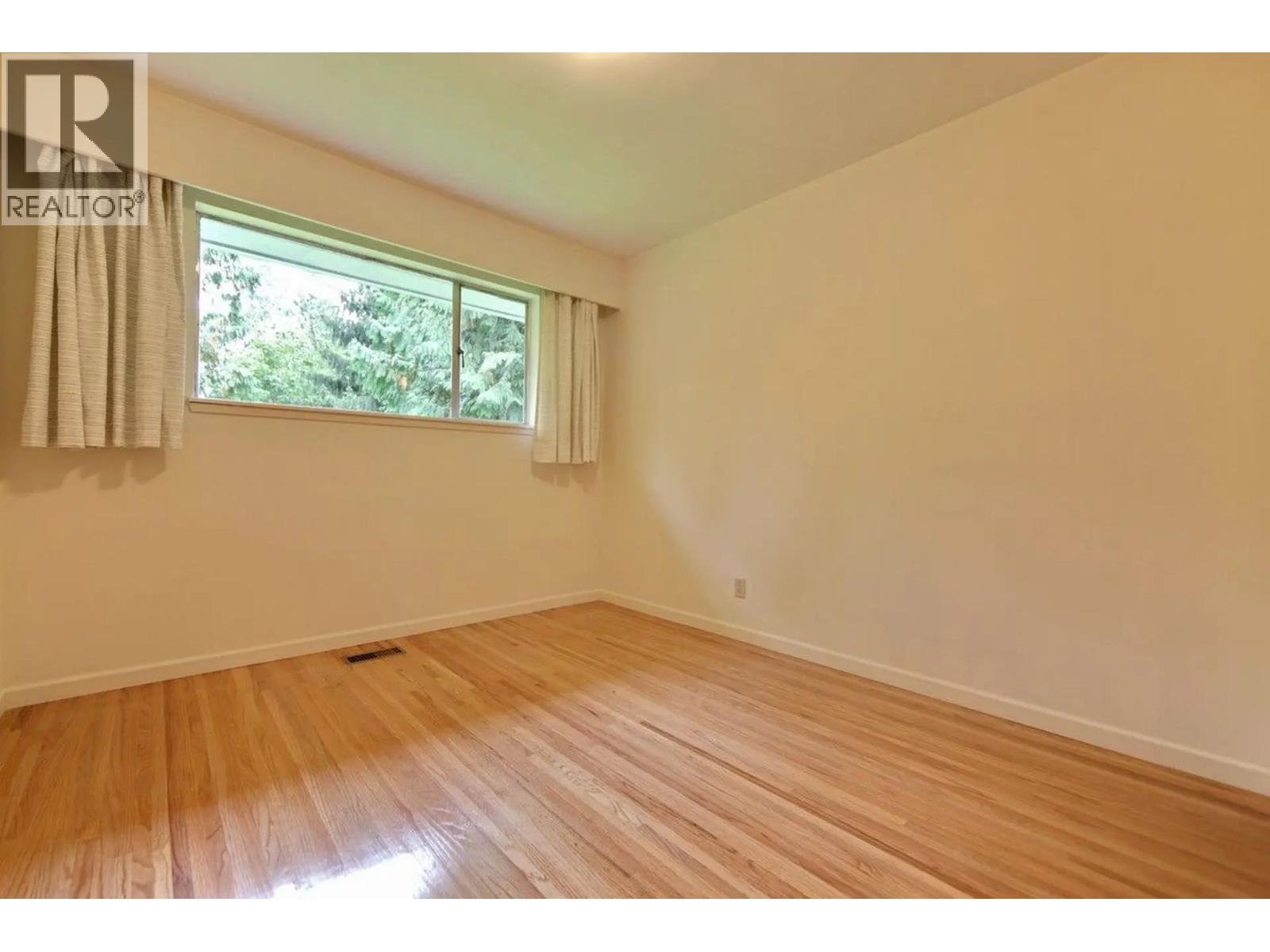 1025 Clements Avenue, North Vancouver, British Columbia  V7R 2L3 - Photo 16 - R3109953