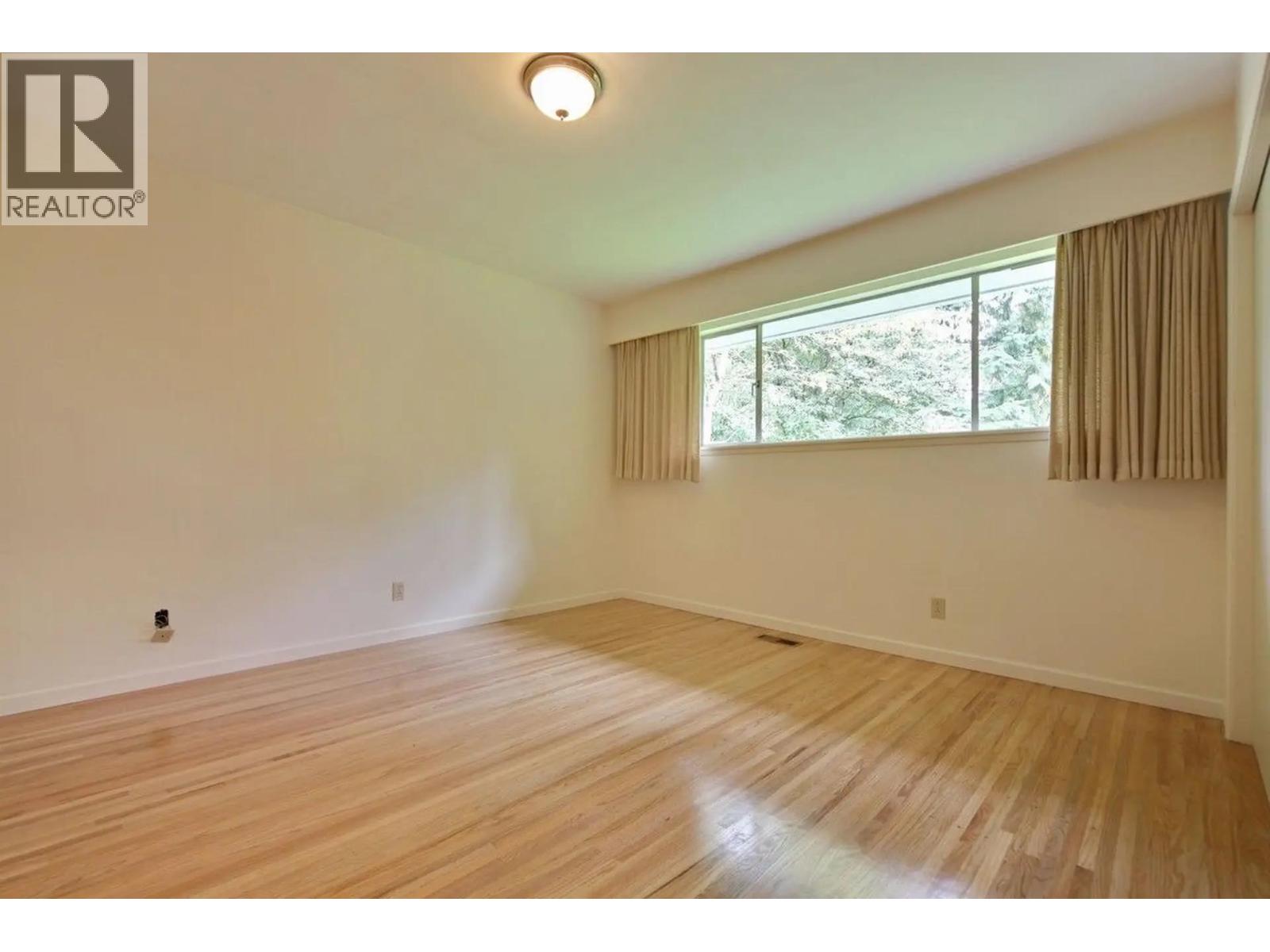 1025 Clements Avenue, North Vancouver, British Columbia  V7R 2L3 - Photo 7 - R3109953