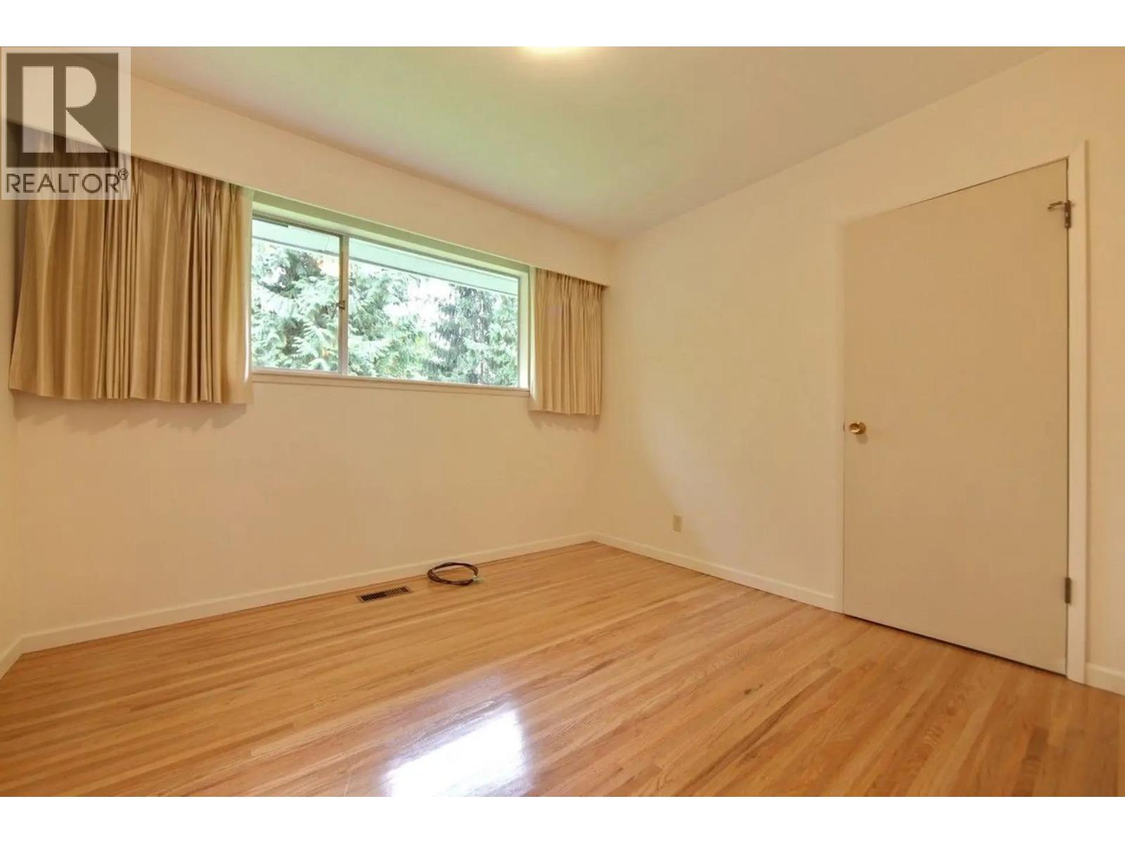 1025 Clements Avenue, North Vancouver, British Columbia  V7R 2L3 - Photo 8 - R3109953