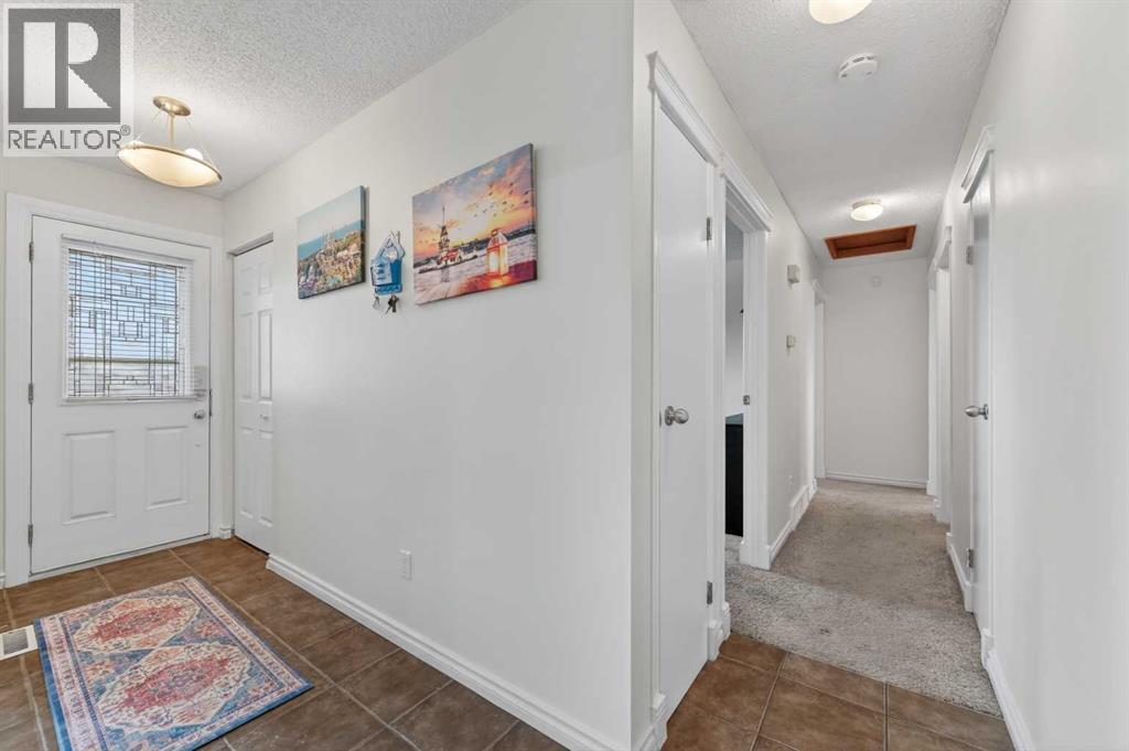 5835 28 Avenue NE, Calgary, Alberta  T1Y 2E4 - Photo 7 - A2300329