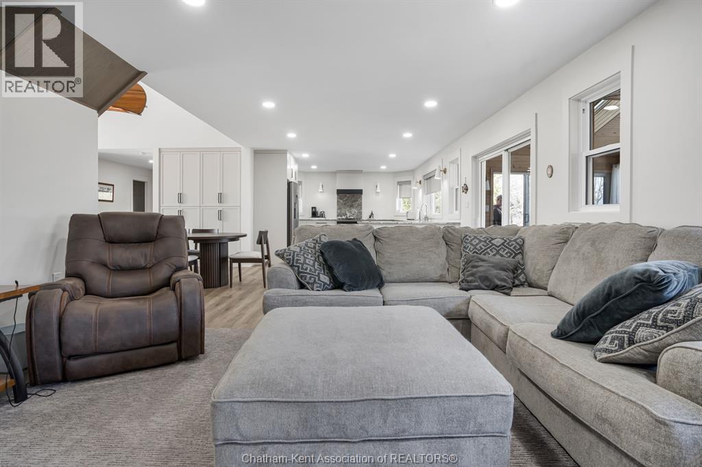 17938 Lakeshore Road, Rondeau Park, Ontario  N0P 1X0 - Photo 14 - 26007245