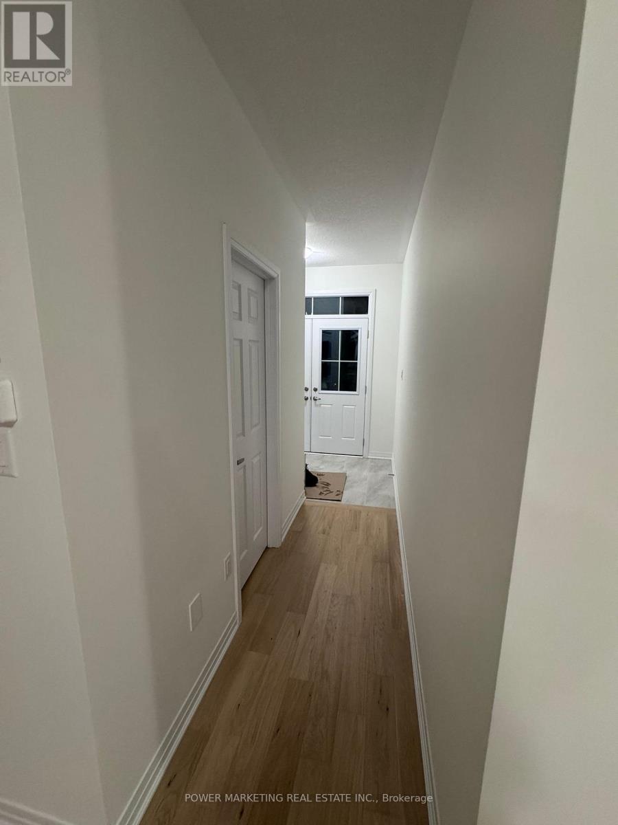 143 Gillespie Drive, Brantford, Ontario  N3T 0K4 - Photo 2 - X12985258