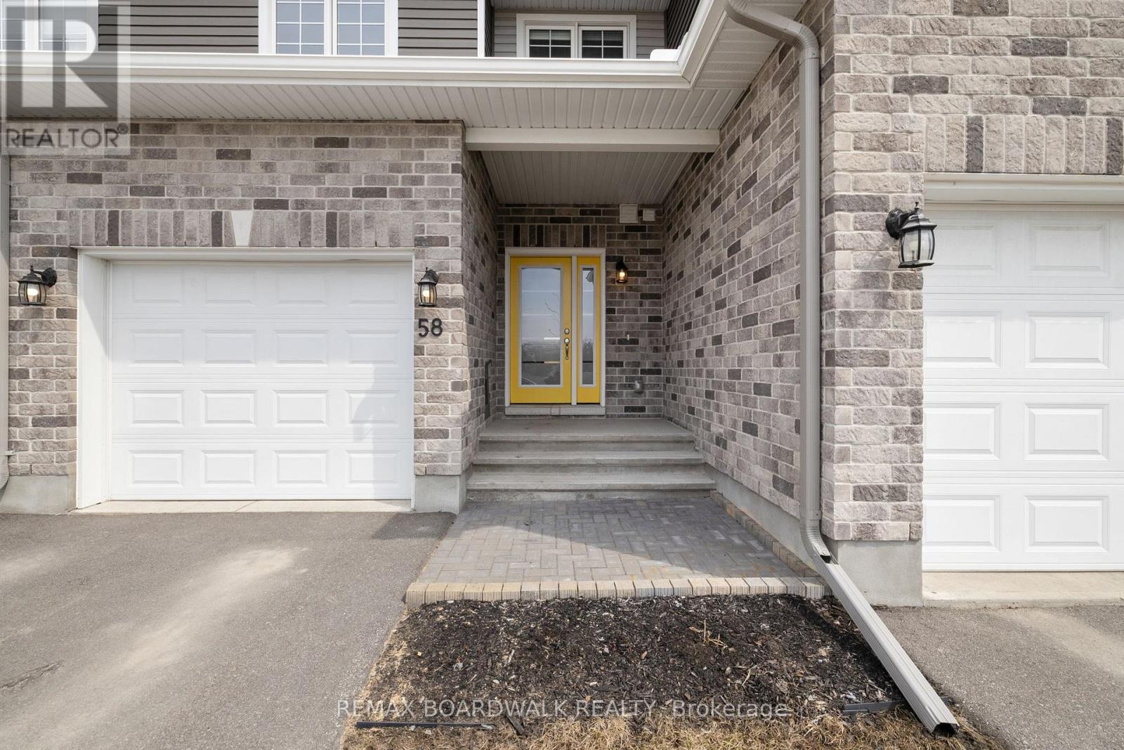 58 Vimy Ridge Crescent, Arnprior, Ontario  K7S 0H7 - Photo 2 - X12985302