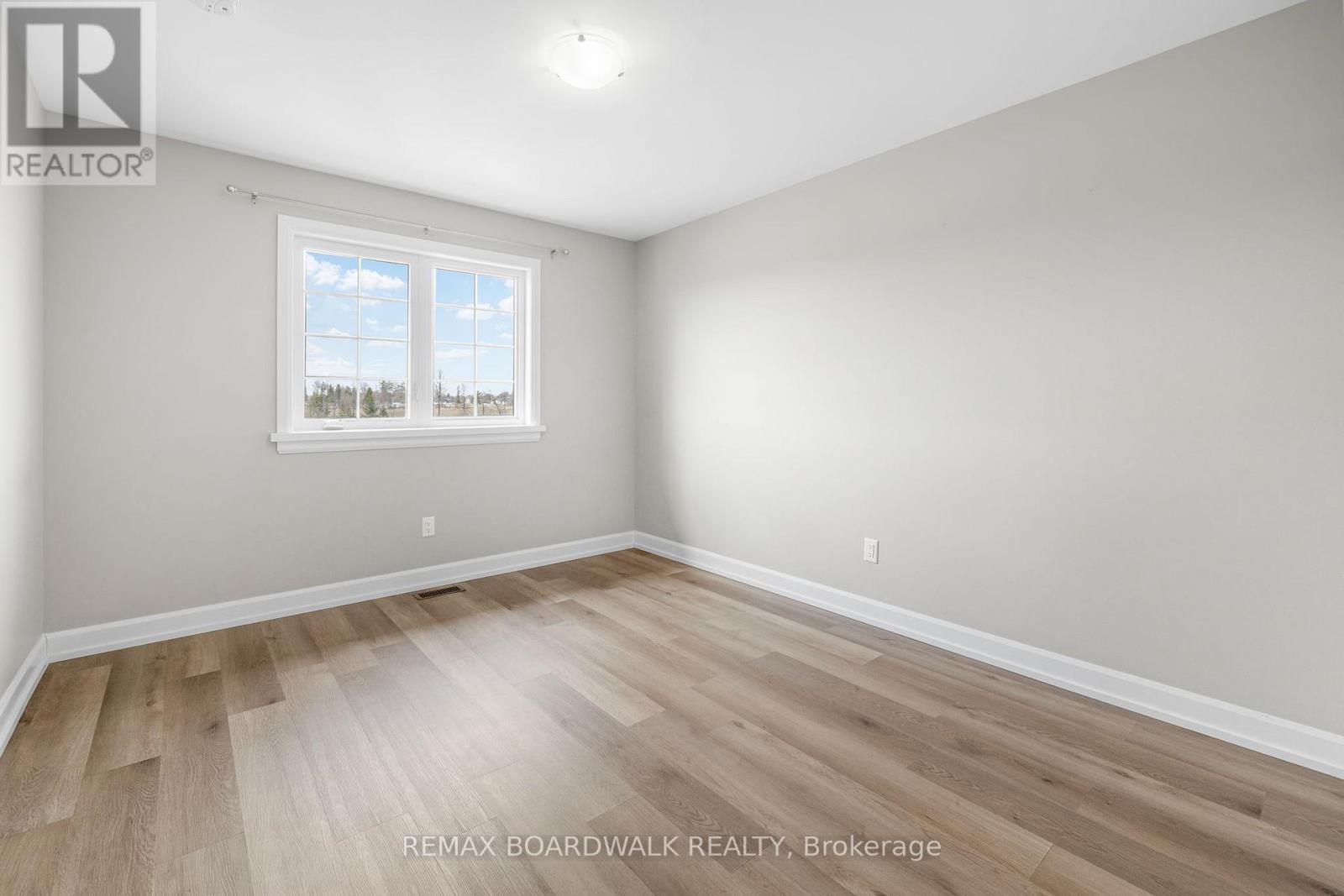 58 Vimy Ridge Crescent, Arnprior, Ontario  K7S 0H7 - Photo 24 - X12985302