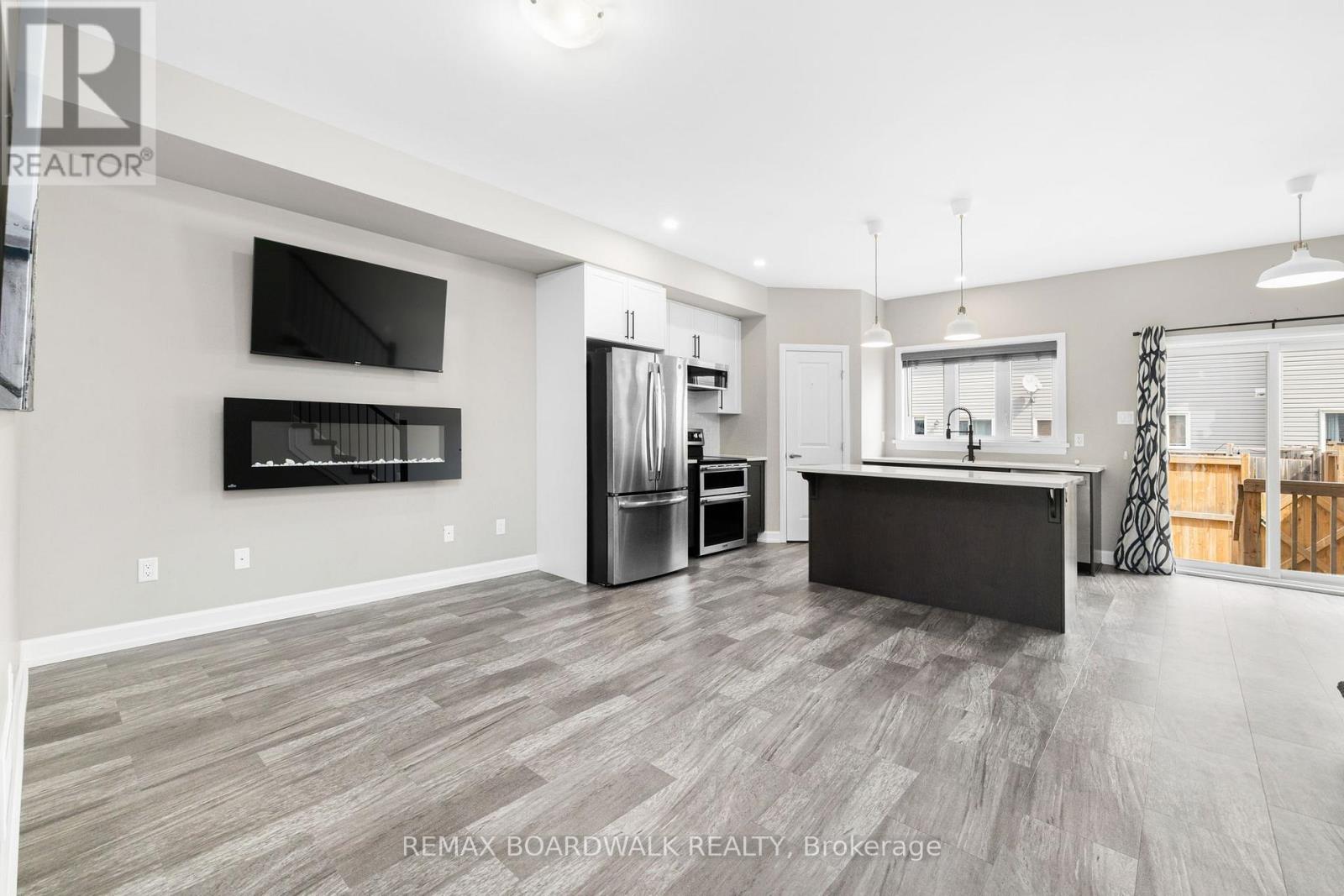 58 Vimy Ridge Crescent, Arnprior, Ontario  K7S 0H7 - Photo 8 - X12985302