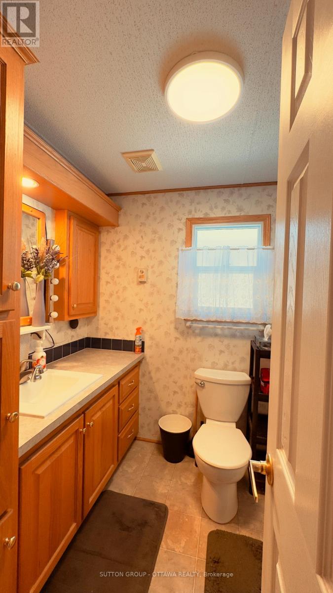 8 Yvette Private, Ottawa, Ontario  K0A 1B0 - Photo 12 - X12985312