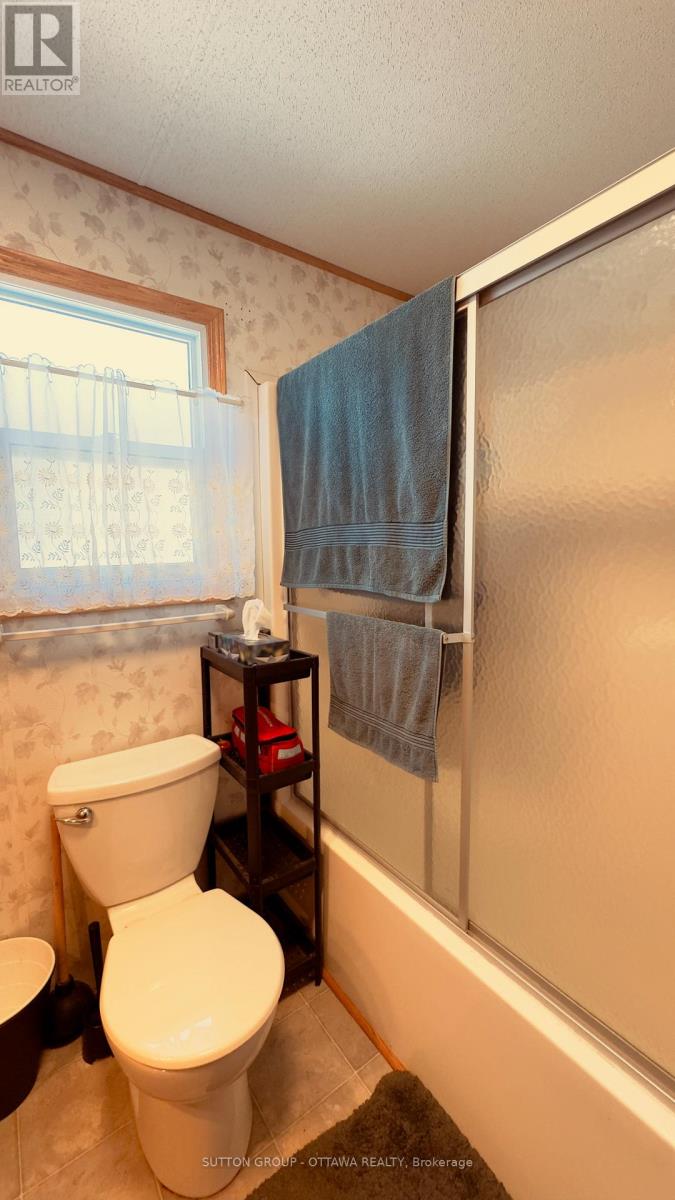 8 Yvette Private, Ottawa, Ontario  K0A 1B0 - Photo 13 - X12985312