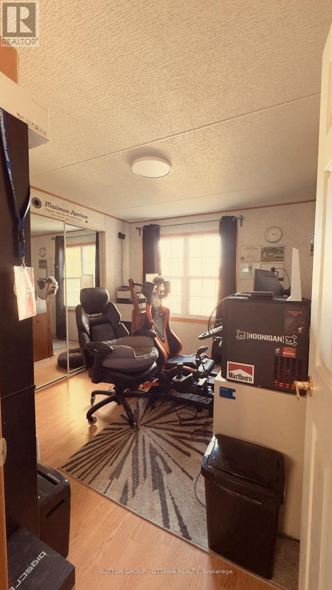 8 Yvette Private, Ottawa, Ontario  K0A 1B0 - Photo 14 - X12985312