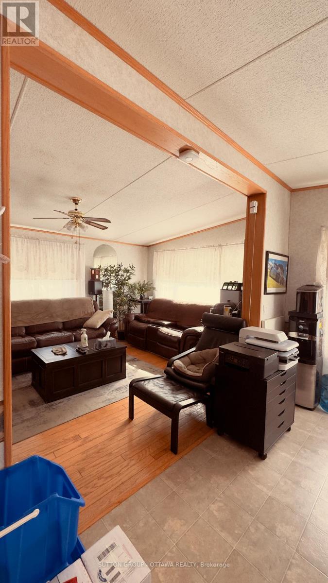 8 Yvette Private, Ottawa, Ontario  K0A 1B0 - Photo 7 - X12985312