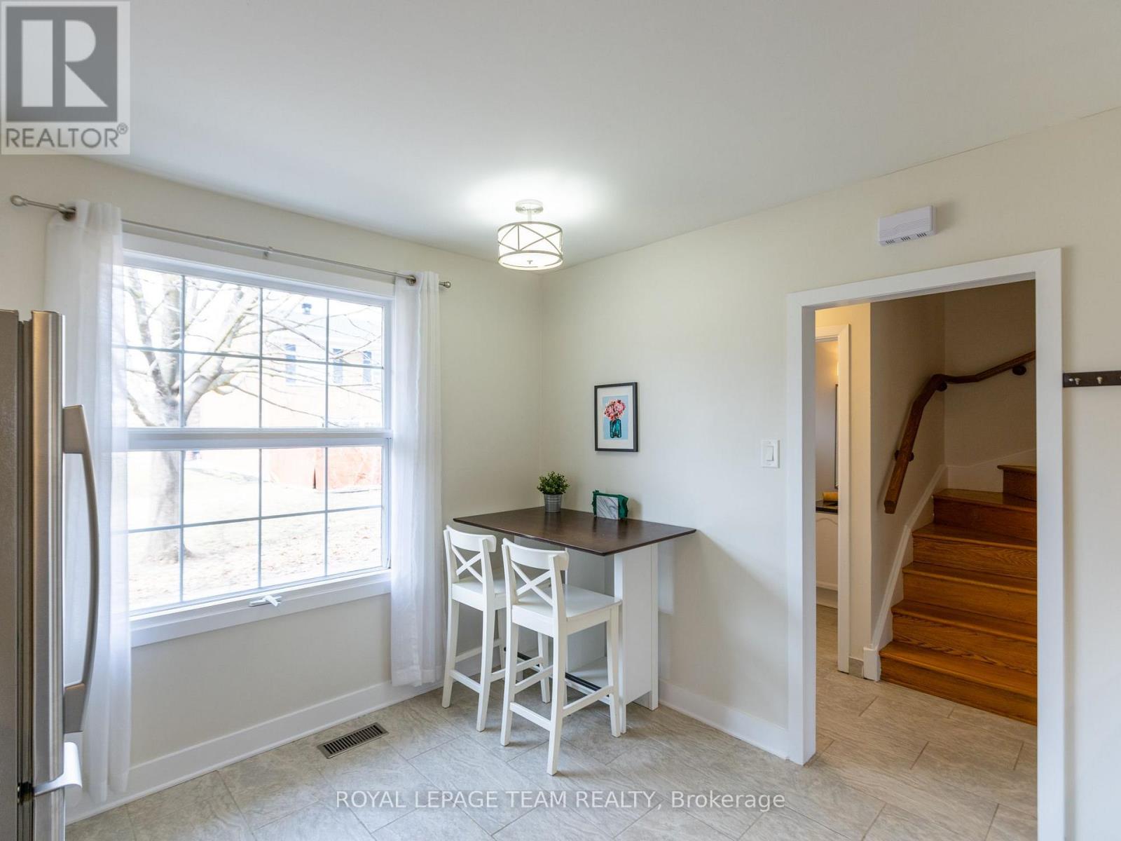 71 Monterey Drive, Ottawa, Ontario K2H 7A9 - Photo 10 - X12985352