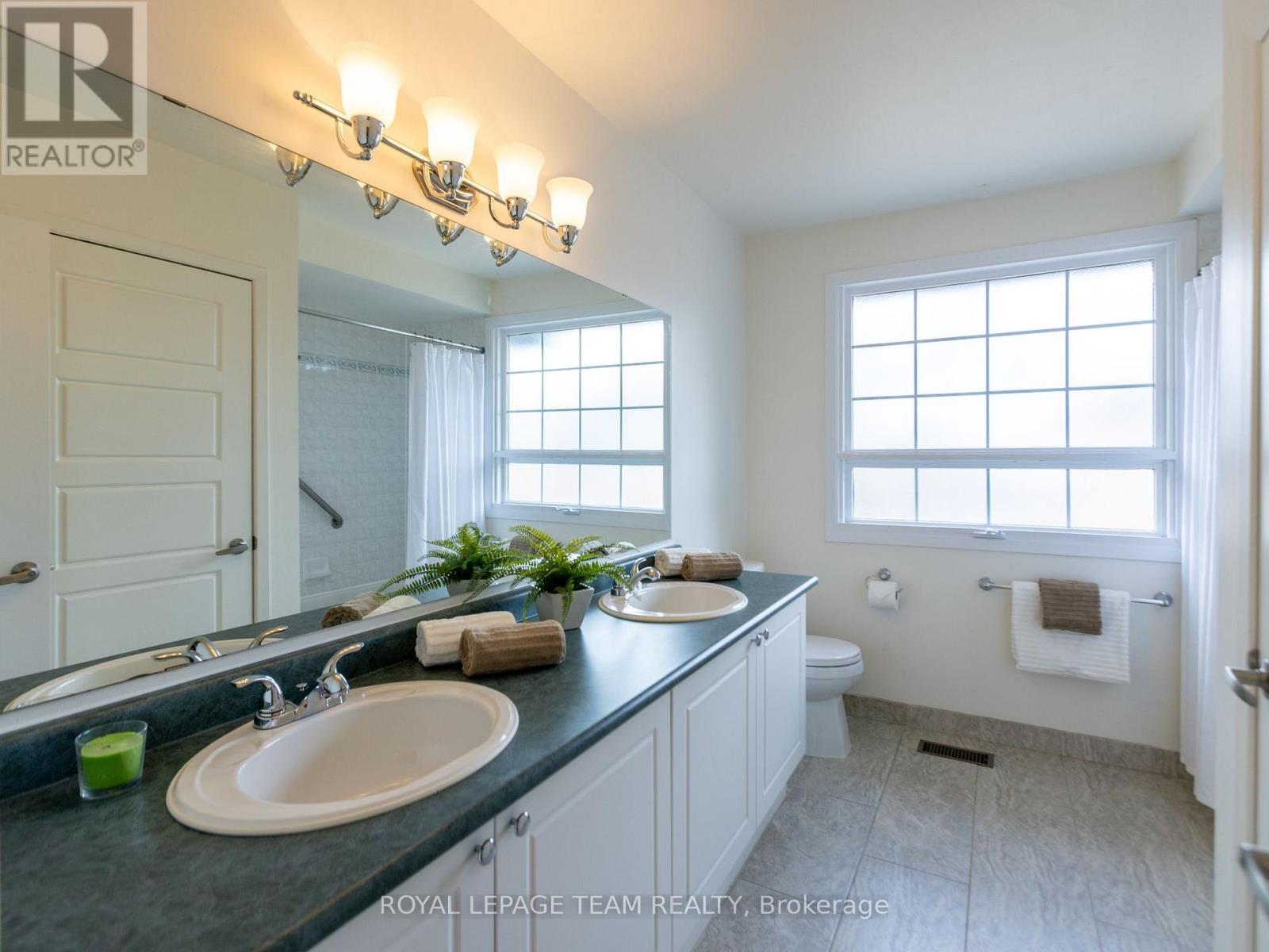 71 Monterey Drive, Ottawa, Ontario K2H 7A9 - Photo 15 - X12985352