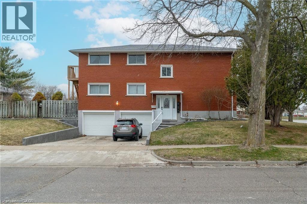 35 SHAFTSBURY Drive Unit# 1, Kitchener, Ontario