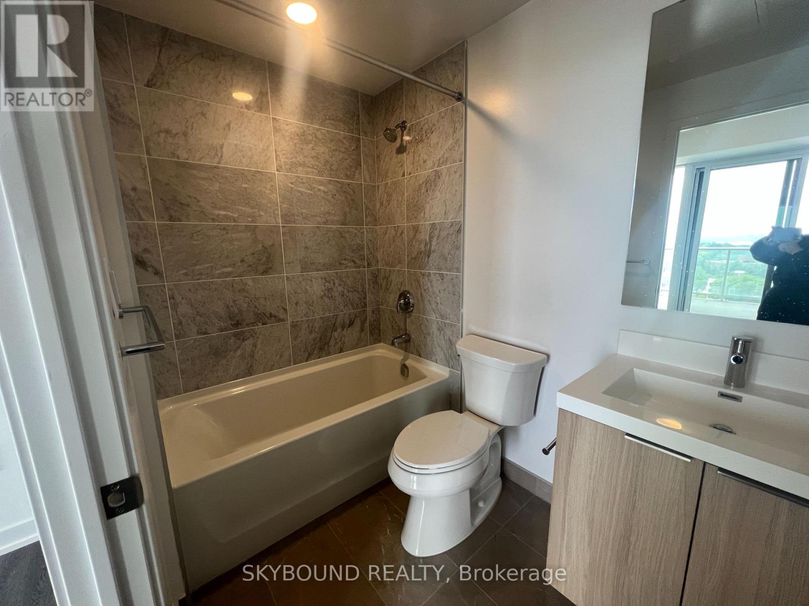 726 - 20 O'neill Road, Toronto, Ontario  M3C 0R2 - Photo 14 - C12985344