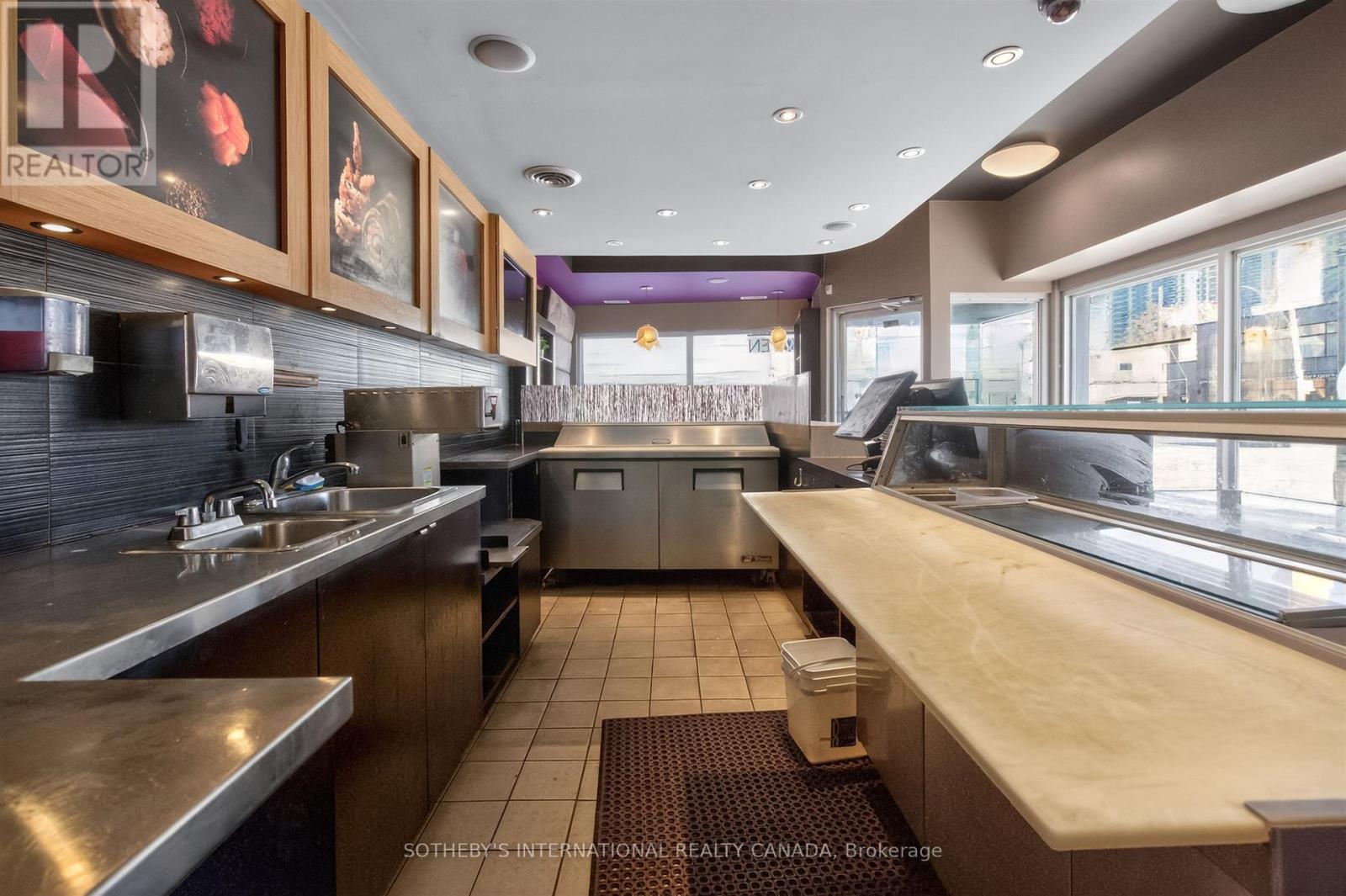 2564 Yonge Street, Toronto (Lawrence Park South), Ontario  M4P 2J3 - Photo 10 - C12985374