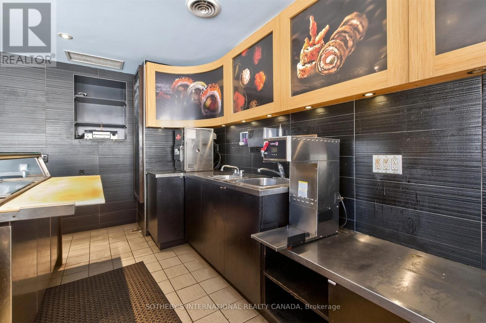 2564 Yonge Street, Toronto (Lawrence Park South), Ontario  M4P 2J3 - Photo 11 - C12985374