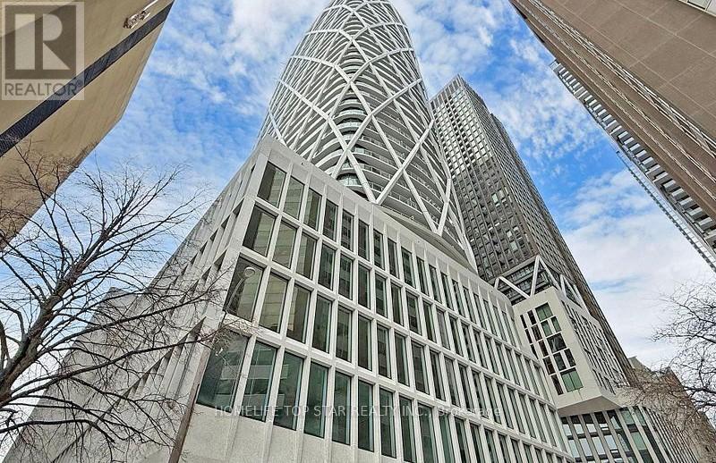 3220 - 230 Simcoe Street, Toronto, Ontario  M5T 0G7 - Photo 2 - C12983304