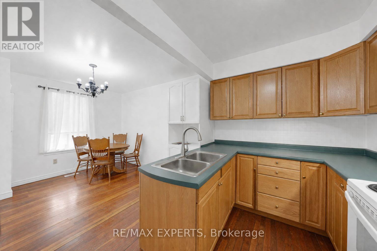 38 Wellington Street, Orangeville, Ontario  L9W 2L5 - Photo 8 - W12959046