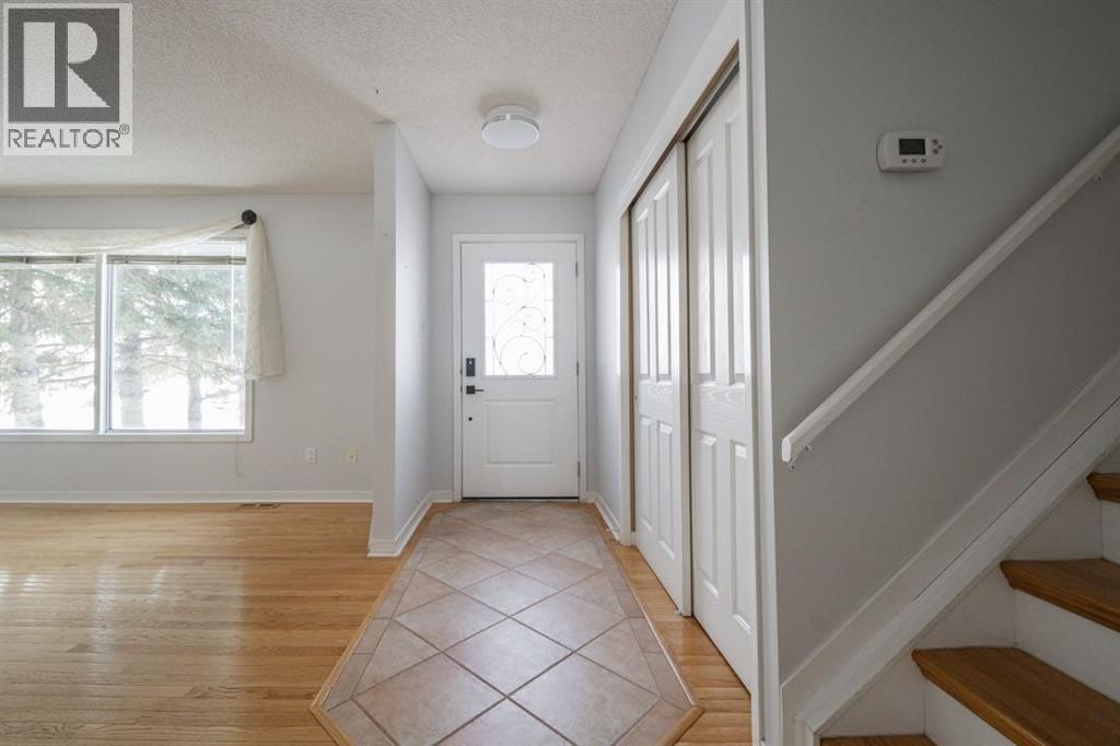 106 Becker Crescent, Fort Mcmurray, Alberta  T9K 1M7 - Photo 4 - A2295786