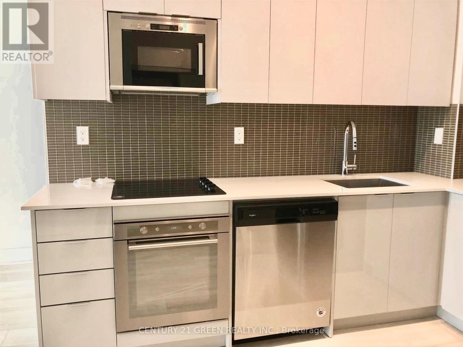 601 - 2916 Highway 7 Road, Vaughan, Ontario  L4K 2M7 - Photo 3 - N12985276