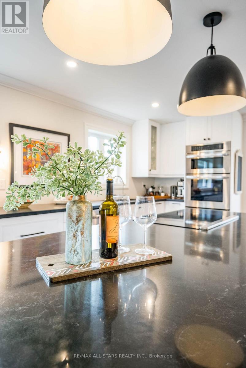 91 Manitoba Street, Whitchurch-Stouffville, Ontario  L4A 4T3 - Photo 10 - N12985314