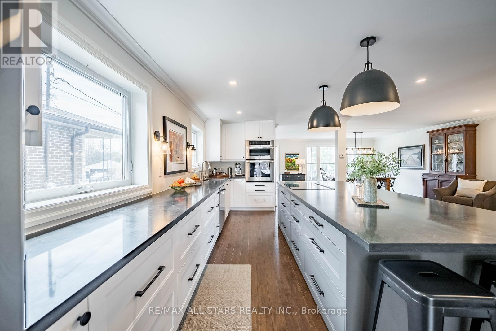 91 Manitoba Street, Whitchurch-Stouffville, Ontario  L4A 4T3 - Photo 12 - N12985314