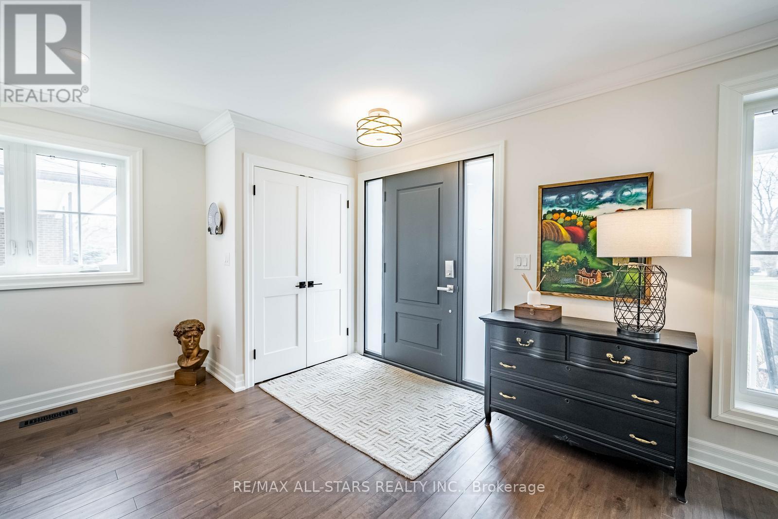 91 Manitoba Street, Whitchurch-Stouffville, Ontario  L4A 4T3 - Photo 4 - N12985314