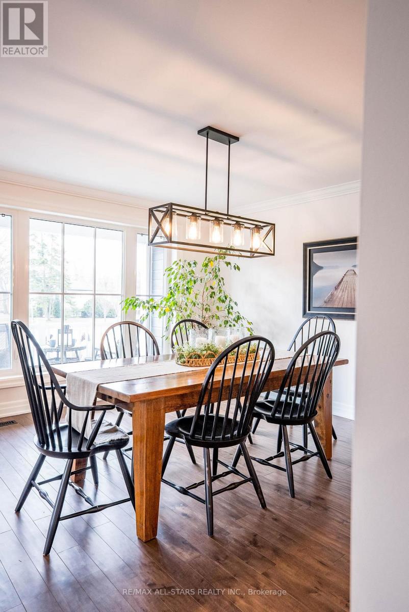 91 Manitoba Street, Whitchurch-Stouffville, Ontario  L4A 4T3 - Photo 8 - N12985314