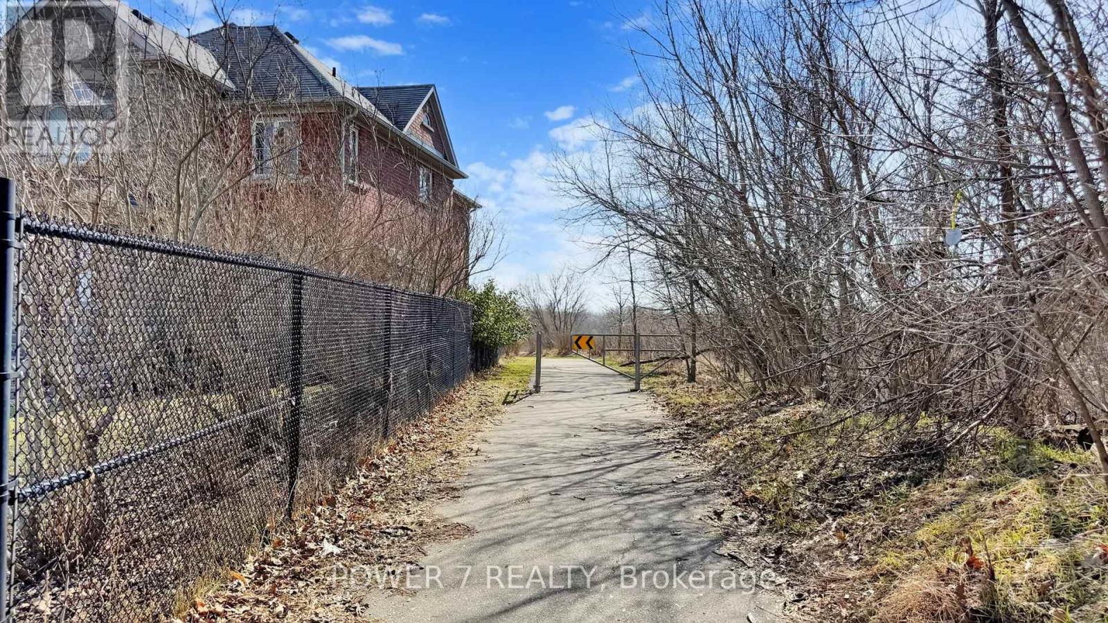 45 Lost Pond Crescent, Whitchurch-Stouffville, Ontario  L4A 0R4 - Photo 24 - N12985358