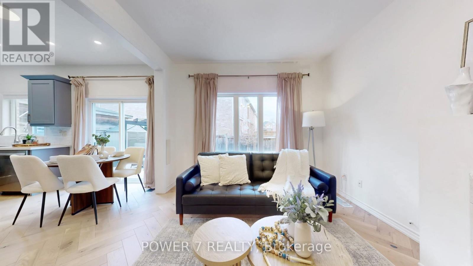 45 Lost Pond Crescent, Whitchurch-Stouffville, Ontario  L4A 0R4 - Photo 3 - N12985358