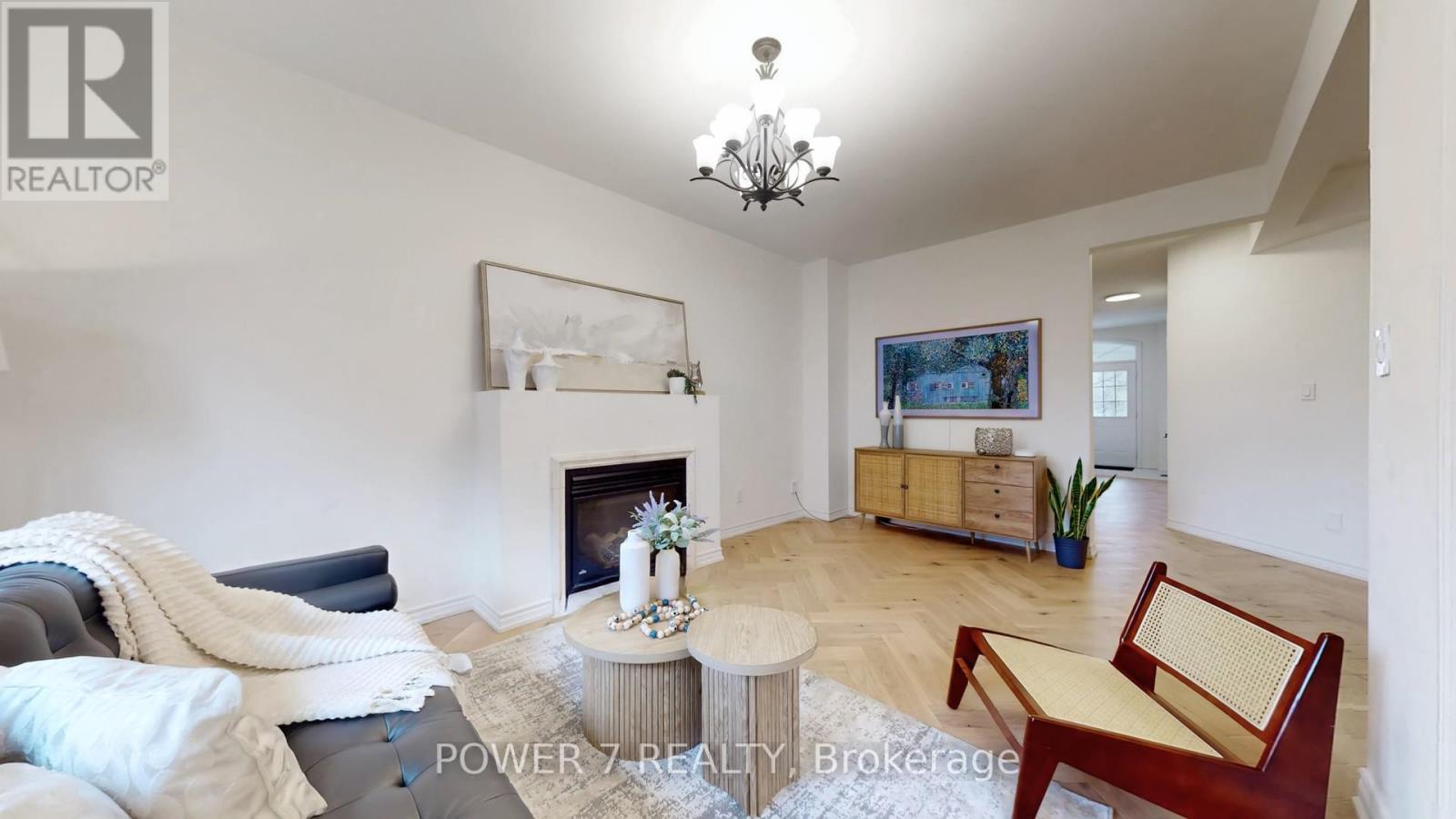 45 Lost Pond Crescent, Whitchurch-Stouffville, Ontario  L4A 0R4 - Photo 5 - N12985358