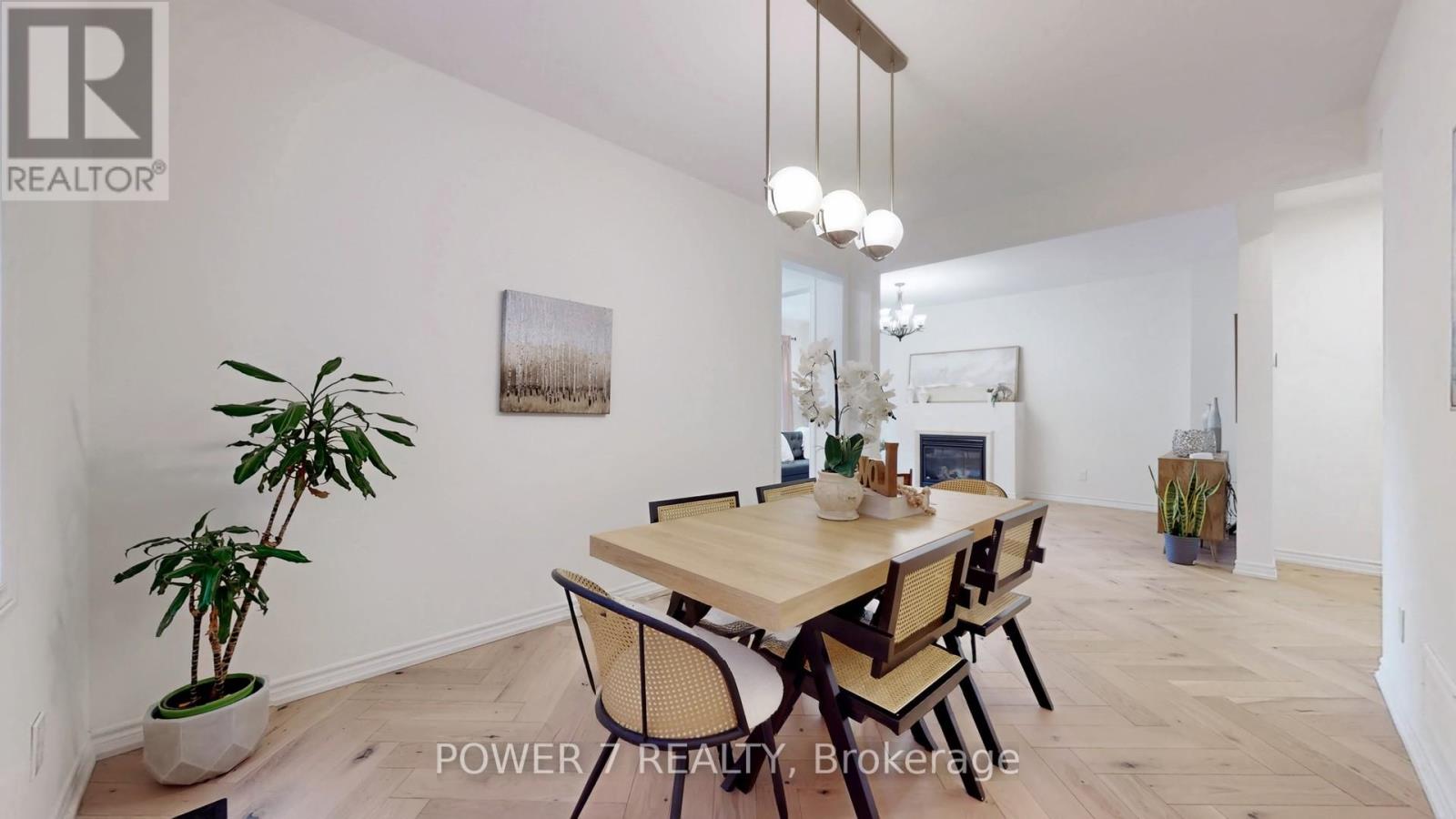 45 Lost Pond Crescent, Whitchurch-Stouffville, Ontario  L4A 0R4 - Photo 8 - N12985358