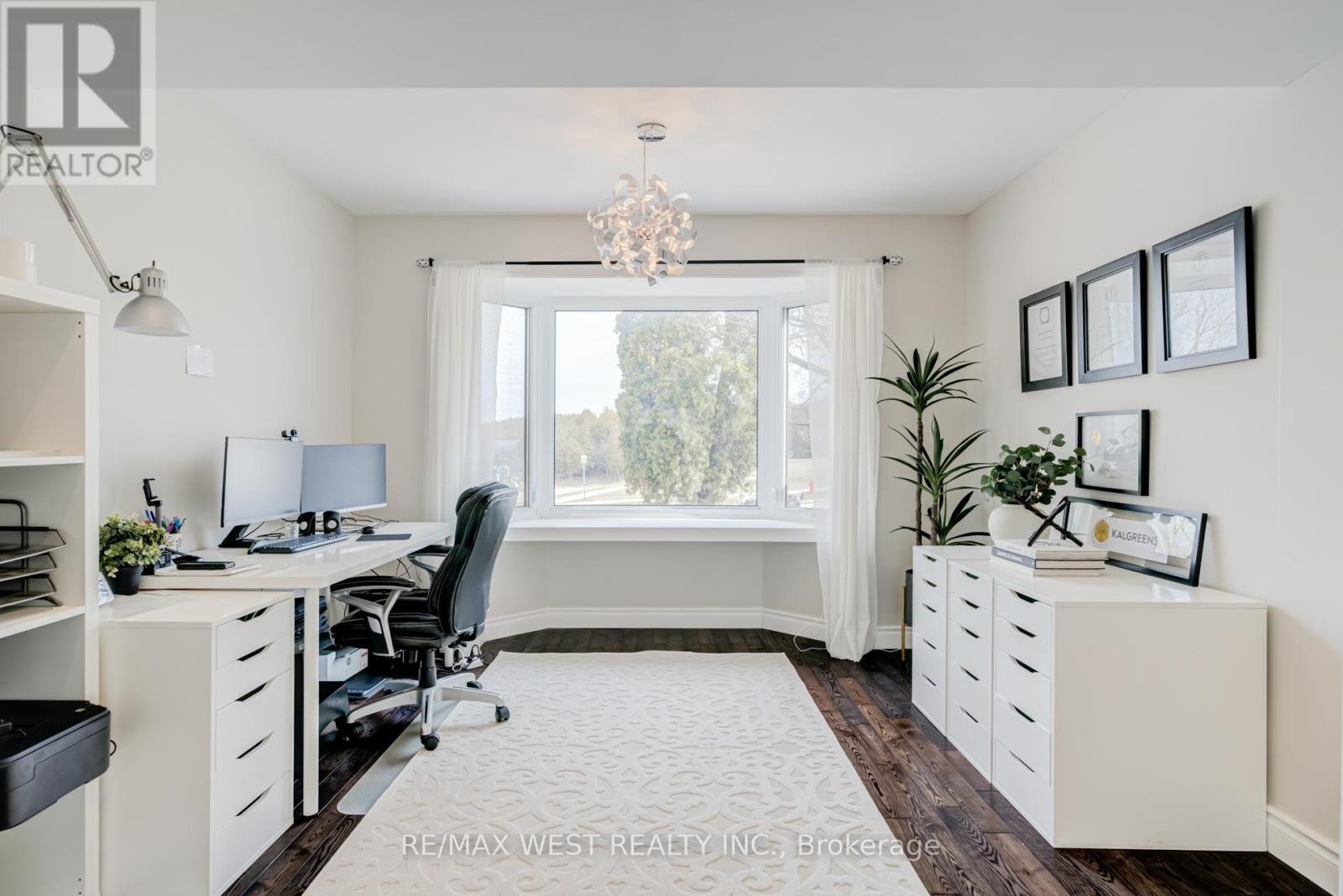 890 Wayne Drive, Newmarket, Ontario  L3Y 5T7 - Photo 10 - N12985360