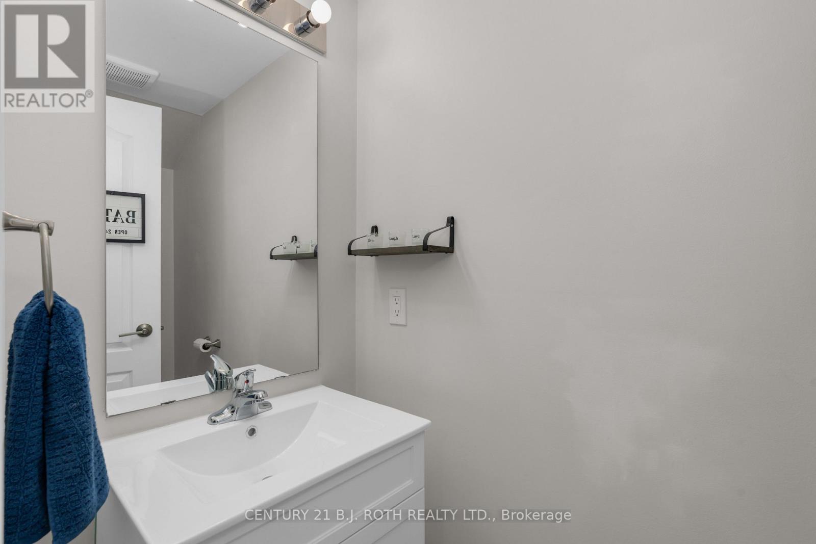 15 Kodiak Terrace, Barrie, Ontario  L9J 0J4 - Photo 4 - S12985376