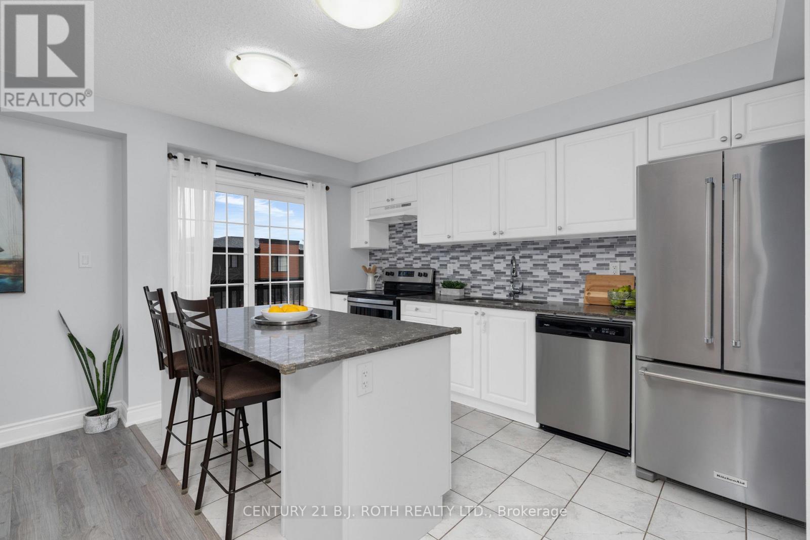 15 Kodiak Terrace, Barrie, Ontario  L9J 0J4 - Photo 5 - S12985376