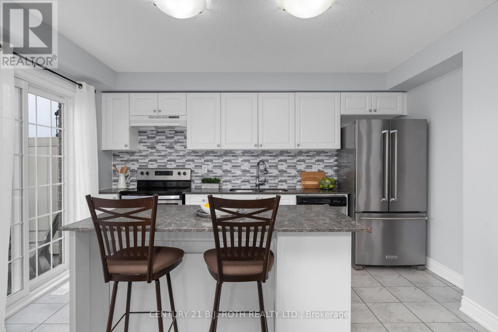 15 Kodiak Terrace, Barrie, Ontario  L9J 0J4 - Photo 7 - S12985376