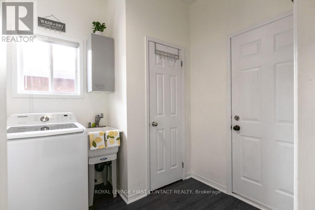 13 Irwin Drive, Barrie, Ontario  L4N 7A6 - Photo 16 - S12985380