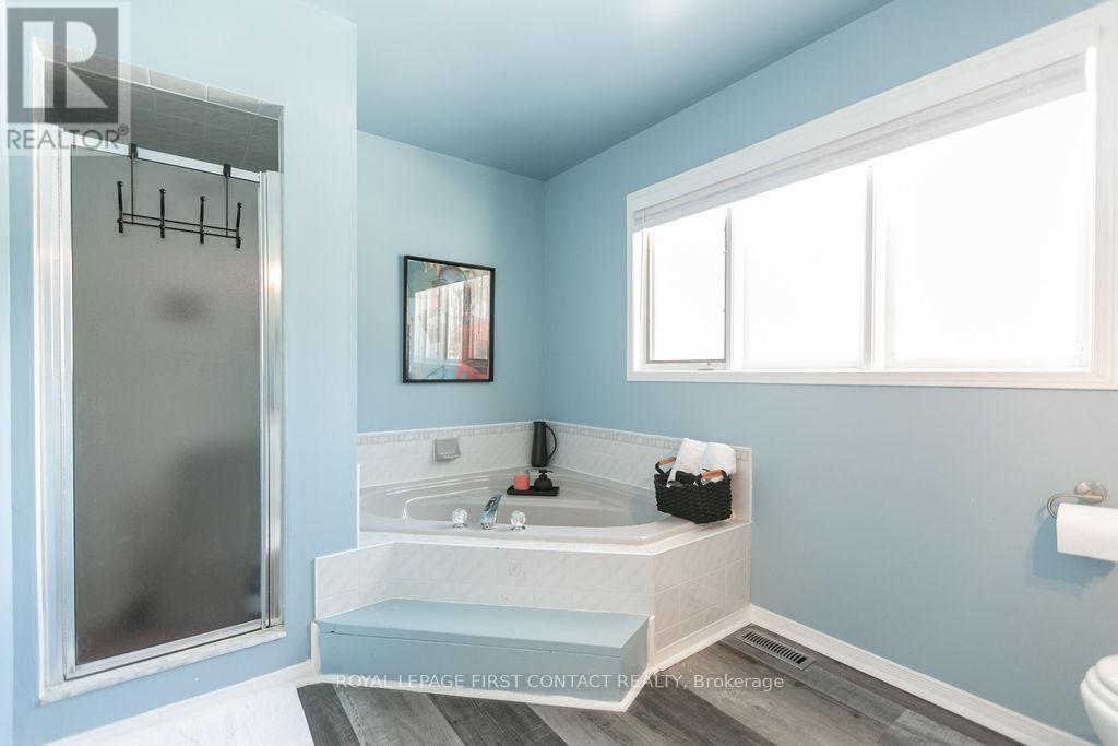 13 Irwin Drive, Barrie, Ontario  L4N 7A6 - Photo 22 - S12985380