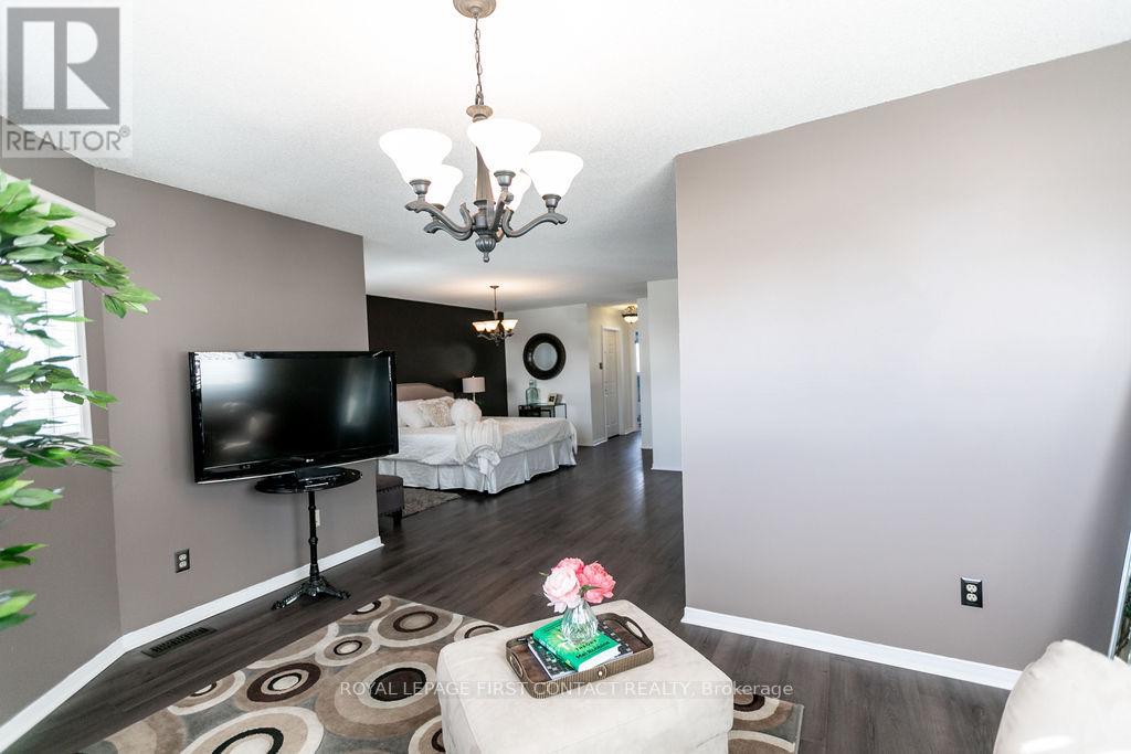 13 Irwin Drive, Barrie, Ontario  L4N 7A6 - Photo 23 - S12985380