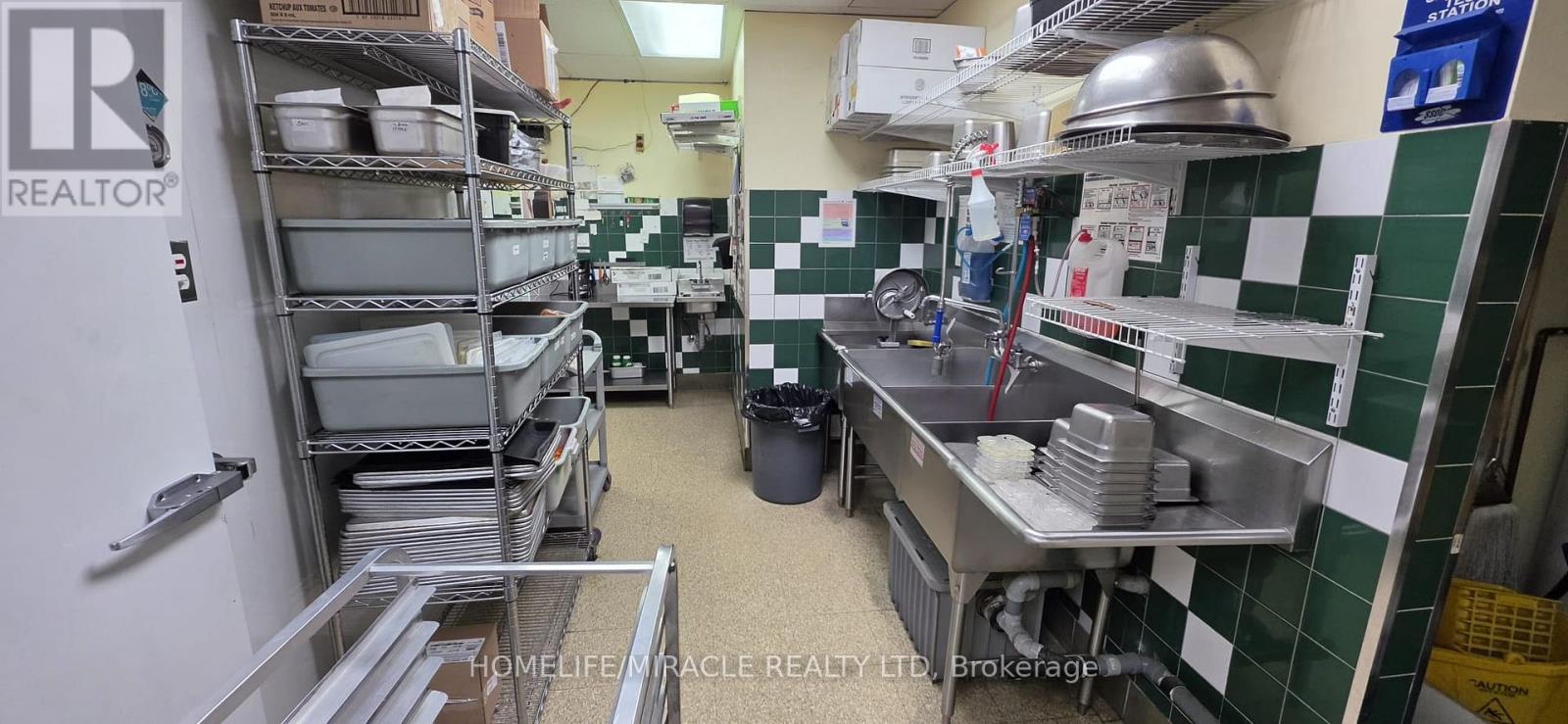 6465 Airport Road, Mississauga, Ontario  L4V 1E4 - Photo 9 - W12985270