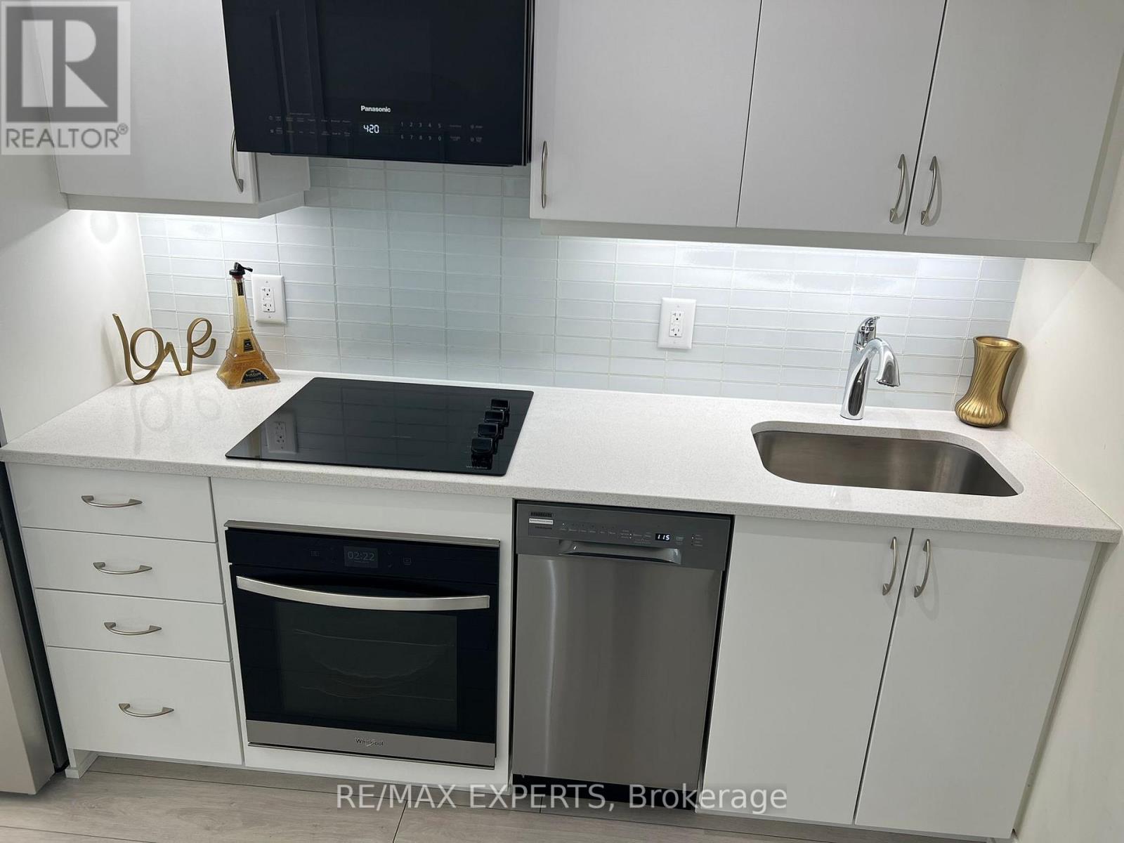 3806 - 38 Annie Craig Drive, Toronto, Ontario  M8V 0G9 - Photo 6 - W12985296