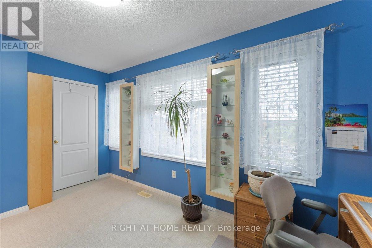 2356 Proudfoot Trail, Oakville, Ontario  L6M 3Y2 - Photo 11 - W12985308