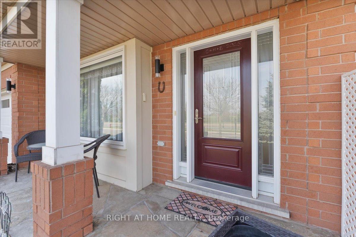 2356 Proudfoot Trail, Oakville, Ontario  L6M 3Y2 - Photo 2 - W12985308