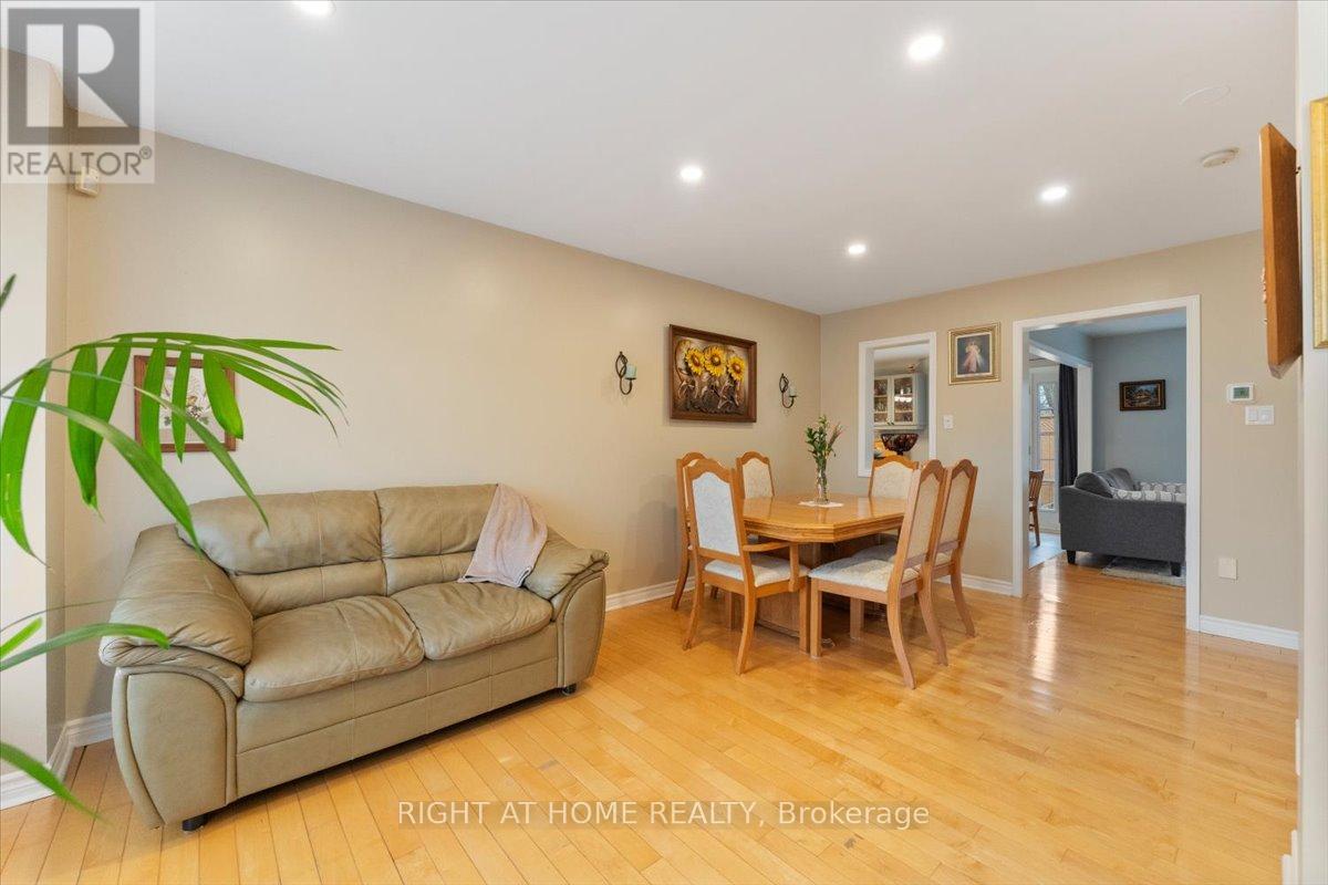 2356 Proudfoot Trail, Oakville, Ontario  L6M 3Y2 - Photo 3 - W12985308